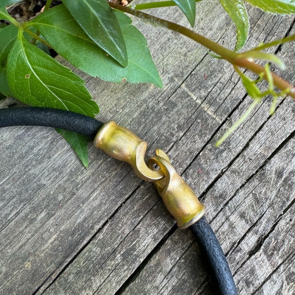 DKNY Disc Logo Pendant  Cord Necklace. - Picture 7 of 11